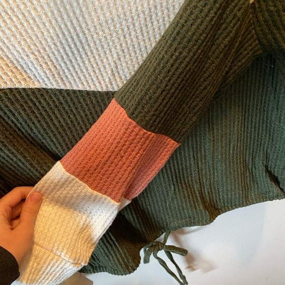 Green Knit Ling Sleeve Draw String Sweater - Picture 6 of 8